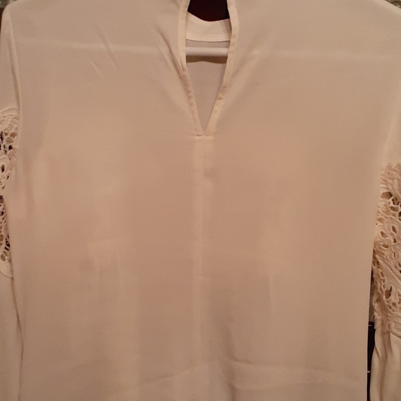 Blouses - Picture 2 of 2